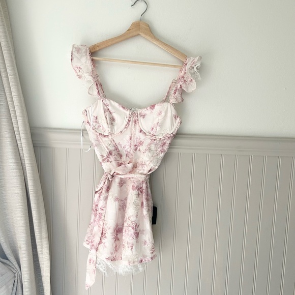 ⭐️ NEW Lulu's XS Ivory Pink Floral Lace-Trim Bustier Romper Corquette - Picture 2 of 12